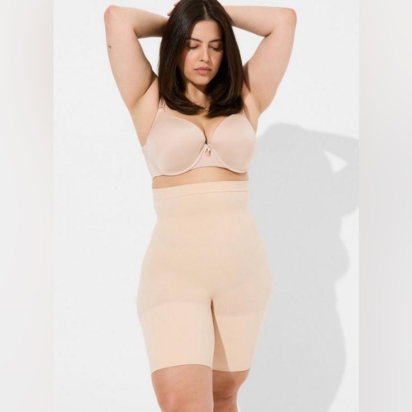 Spanx Higher Power Short - Picture 1 of 7